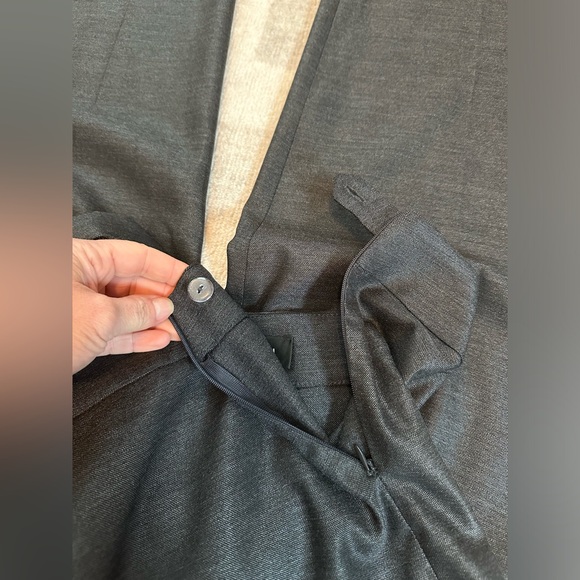 St. John Women’s Wool Silk Blend Emma Trousers Charcoal Gray (Size 12) - Picture 3 of 8